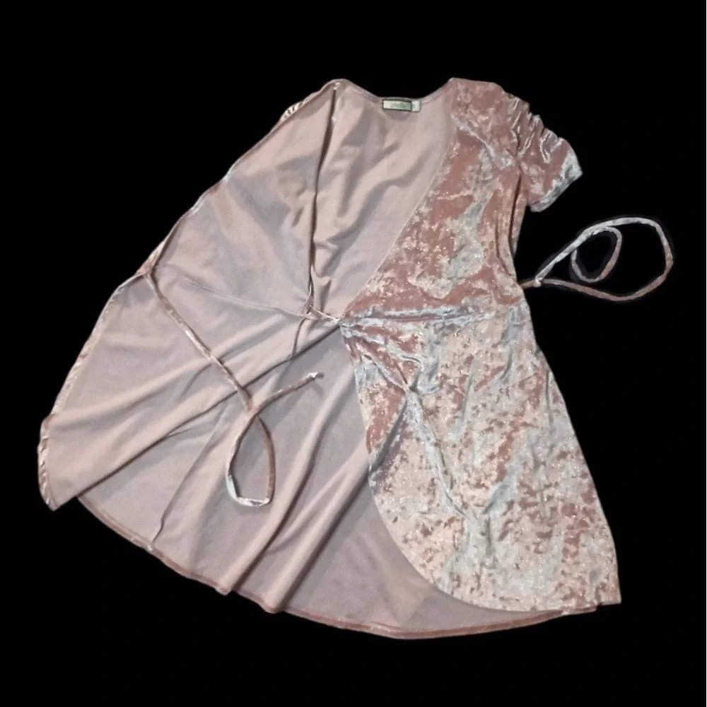 2Bella Boutique‎ girls velvet wrap around dress SKUK047